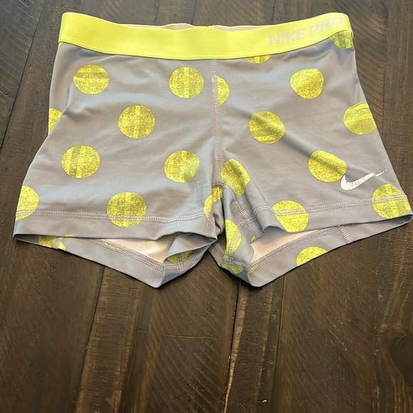 Grey Nike pro biker shorts Size Small - Picture 1 of 8